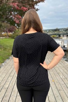 Chica-London-Jordyn-T-shirt-Dam-Black-2