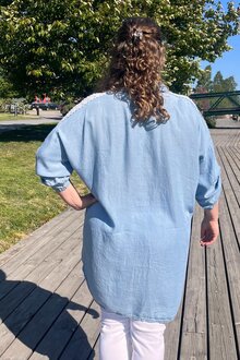 Chica-London-Junie-Jeansblus-Dam-Light-Denim-2