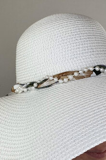 Chica-London-Majken-Hatt-Dam-White-5
