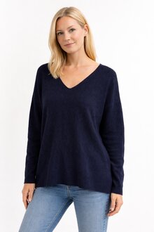 Chica-London-Mya-Stickad-Troja-Dam-Navy-1