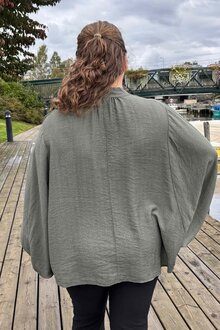Chica-London-Rania-Blus-Dam-Khaki-3