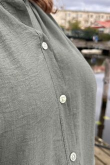 Chica-London-Rania-Blus-Dam-Khaki-4