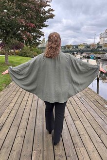 Chica-London-Rania-Blus-Dam-Khaki-5
