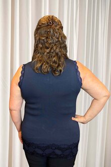 Chica-London-Willa-Linne-med-Spets-Dam-Navy-2