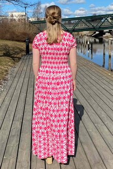 Comeng-Fashion-Brianna-Klanning-Dam-Pink-3