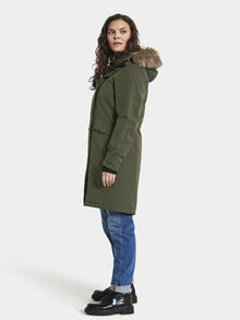 Didriksons-Erika-Vinterparkas-3-Dam-Deep-Green-4