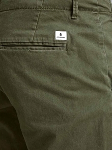 Enzo Chino Shorts Olivgrön Herr detalj'