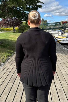Freequent-Claudisse-Short-Cardigan-Dam-Black-36
