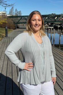 Freequent-Claudisse-Short-Cardigan-Dam-High-Rise-10