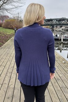 Freequent-Claudisse-Short-Cardigan-Dam-Patriot-Blue-11