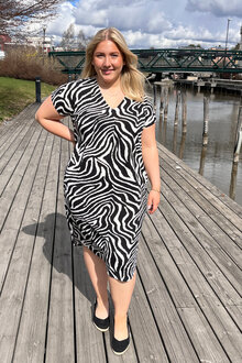 Freequent-Floi-Klanning-Dam-Offwhite-W-Black-11