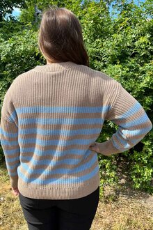 Freequent-Iben-Pullover-Dam-Desert-Taupe-w.-Chambray-Blue-6