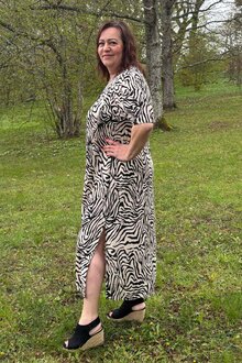 Freequent-Larin-Klanning-Dam-Simply-Taupe-W-Black-11