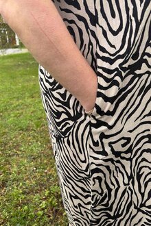 Freequent-Larin-Klanning-Dam-Simply-Taupe-W-Black-13