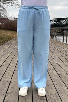 Freequent-Lava-Ankel-Pant-Dam-Chambray-Blue-10
