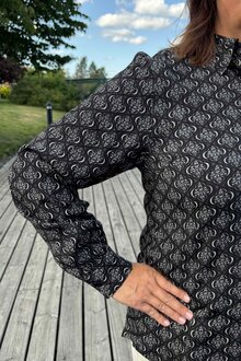 Freequent-Lovy-Skjorta-Dam-Black-W-Moonbeam-11