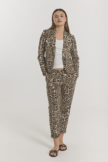 Freequent-Nanni-Kavaj-Dam-Rainy-Day-W-Silver-Mink-1