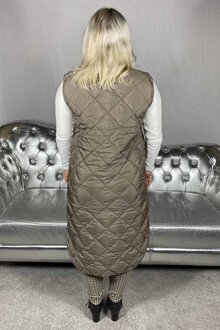 Freequent-Olga-Tackvast-Dam-Morel-12