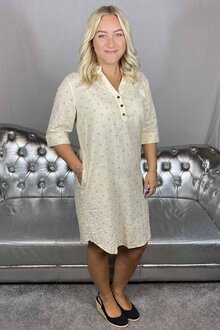 Freequent-Simonay-Dress-Beige-Sand-Monstrad-Dam-10