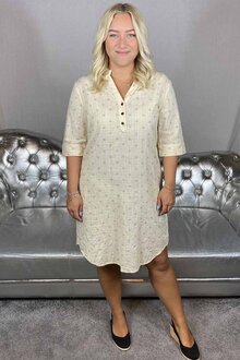 Freequent-Simonay-Dress-Beige-Sand-Monstrad-Dam-11