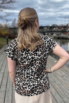 Freequent-Viva-Leo-Topp-Dam-Simply-Taupe-W-Black-12