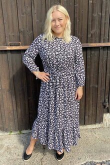 Happy-Holly-Annie-Klanning-Dam-Svart-monstrad-11