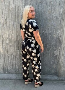Happy-Holly-Celine-Jumpsuit-Dam-Vita-Rosor-2