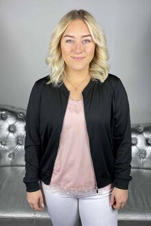 Happy-Holly-Hanna-Jacka-Dam-Svart-30