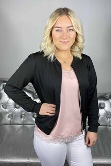 Happy-Holly-Hanna-Jacka-Dam-Svart-31