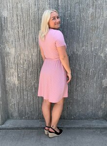 Happy-Holly-Tova-Klanning-Dam-Rosa-Med-Prickar-2