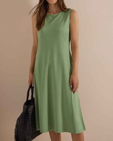 Joyce-Armlos-Trikaklanning-Dam-Deep-Matcha-Green-Cecil--Smilebutiken-2
