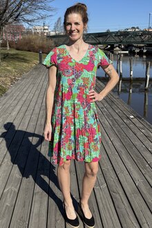 Kimberly-V-ringad-Klanning-3-Dam-Floral-Collage-One-Summer--SmileButiken-1