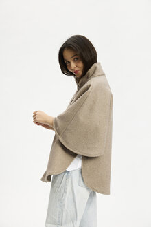 Kopenhaken-Isla-Poncho-Dam-Earth-Brown-2