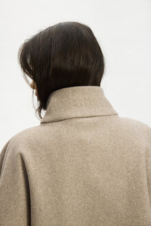 Kopenhaken-Isla-Poncho-Dam-Earth-Brown-3