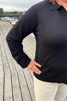 Kopenhaken-Wilma-V-ringad-Troja-Dam-Ekstra-Black-11