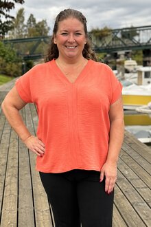 Kyla-V-ringad-Blus-Dam-Corall-Chica-London--Smilebutiken-2