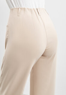 LauRie-Donna-Loose-Vid-Kort-Byxa-Dam-Grey-Sand-2