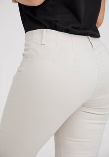 LauRie-Kelly-Regular-SL-Byxa-Dam-Grey-Sand-3