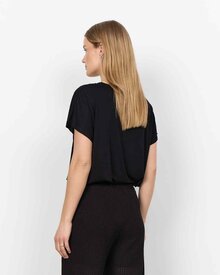 Marica-361-T-Shirt-Dam-Black-Soyaconcept--Smilebutiken-3