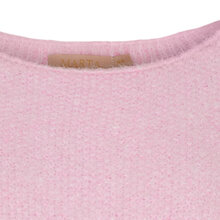 Marta-du-Chateau-Anouk-Stickad-Troja-Dam-Rosa-2