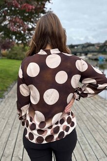 Marta-du-Chateau-Aspen-Blus-Dam-Marrone-12