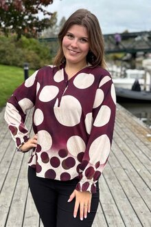 Marta-du-Chateau-Aspen-Blus-Dam-Vino-11