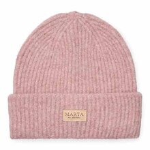 Marta-du-Chateau-Beanie-Mossa-Dam-Rose-1