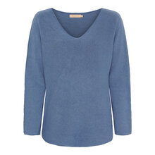 Marta-du-Chateau-Celina-V-ringad-Pullover-Dam-Jeans-1
