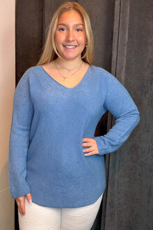 Marta-du-Chateau-Celina-V-ringad-Pullover-Dam-Jeans-2