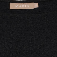 Marta-du-Chateau-Elderflower-Stickad-Troja-Dam-Black-2