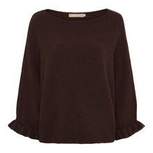 Marta-du-Chateau-Elderflower-Stickad-Troja-Dam-Chocolate-1