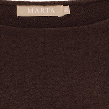 Marta-du-Chateau-Elderflower-Stickad-Troja-Dam-Chocolate-2