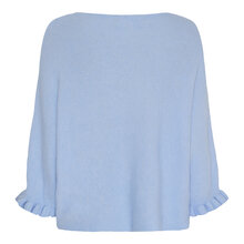 Marta-du-Chateau-Elderflower-Stickad-Troja-Dam-Sky-3