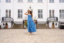 Marta-du-Chateau-Eleonora-Klanning-Dam-Medium-Blue-5